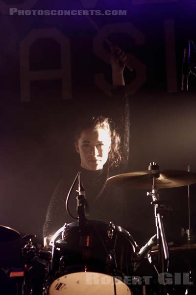 SAVAGES - 2013-02-23 - PARIS - Nouveau Casino - Fay Milton